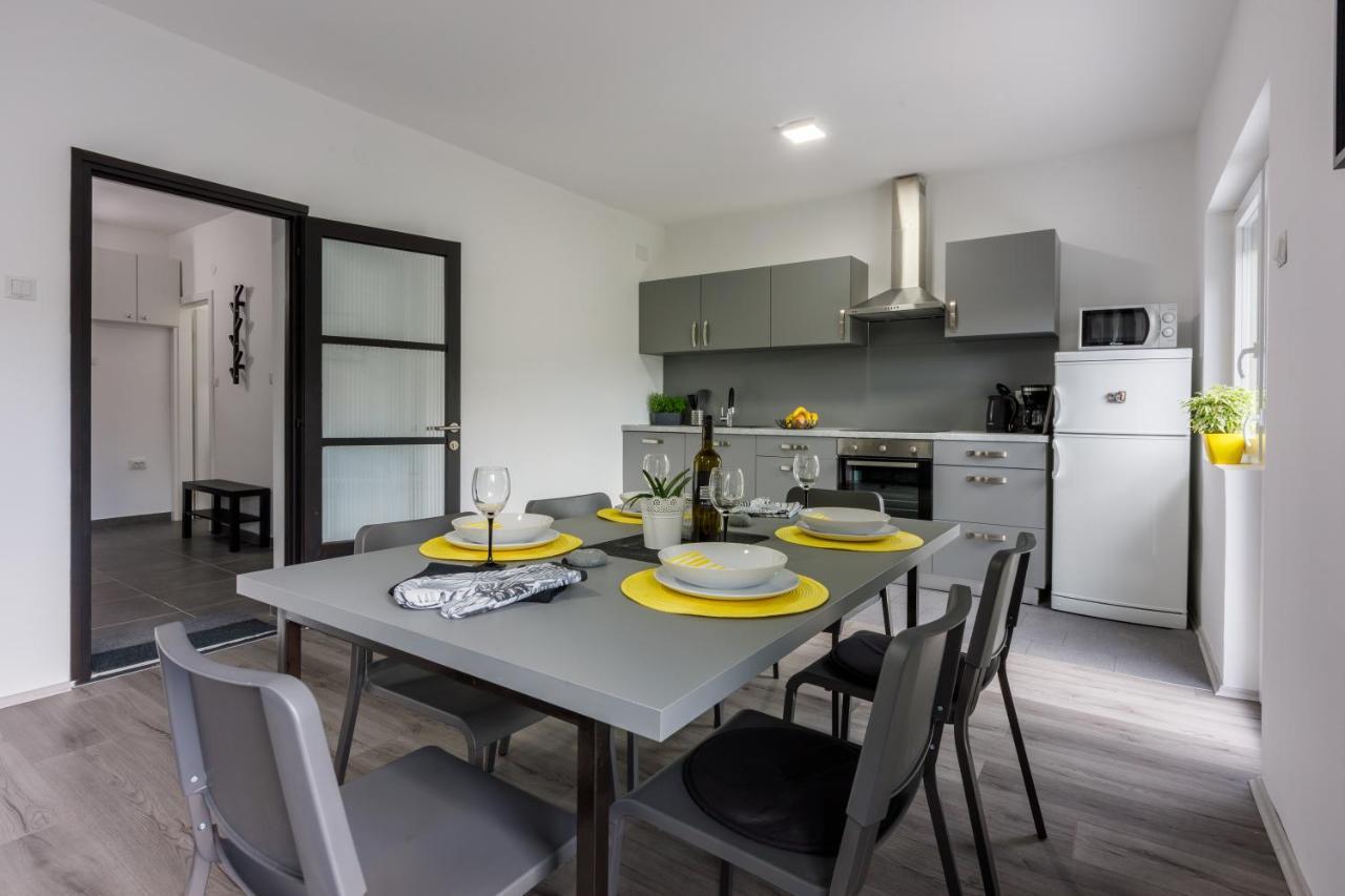 Holiday House Dino Bribir  Extérieur photo