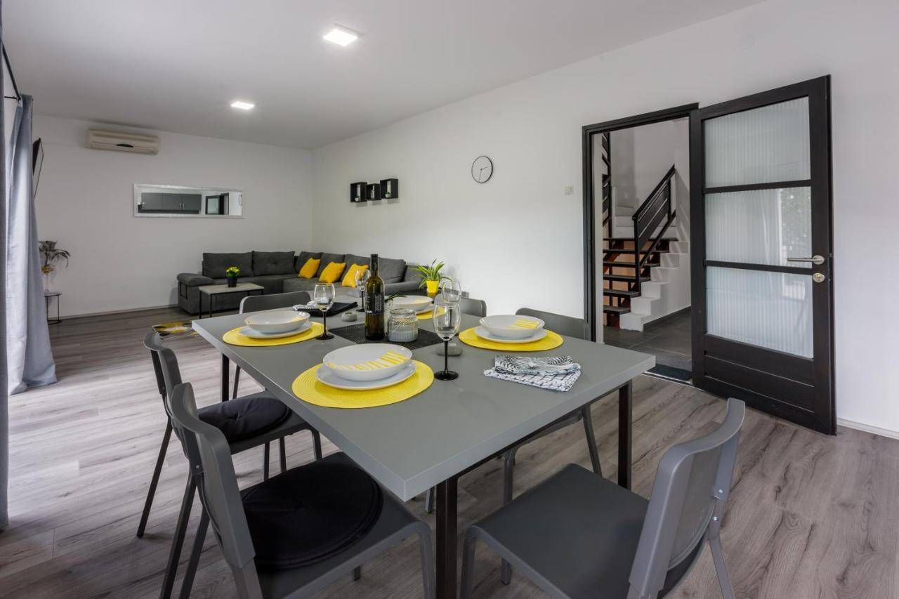 Holiday House Dino Bribir  Extérieur photo